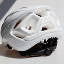 Capacete Pure White com 18 entradas de ar