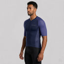 Conjunto ciclismo masculino cor 3 vista lateral em movimento
