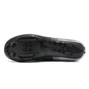 Sapatilha MTB cinza vista lateral com cabedal respiravel