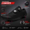 Detalhe da Sapatilha de MTB Preta para pedais em trilha