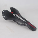 Vista lateral do selim S-Works Carbon com trilhos de carbono
